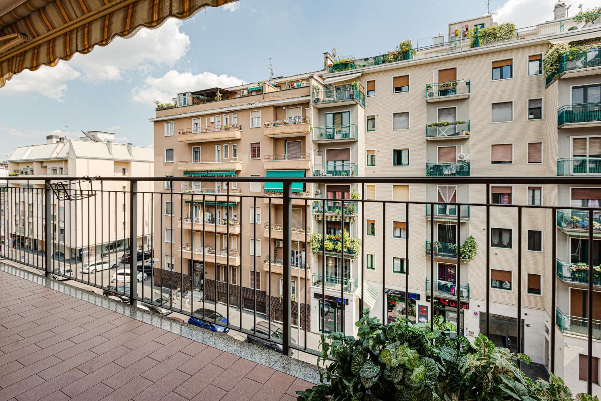 מילאנו Cosy Studio With Balcony & Private Garage מראה חיצוני תמונה